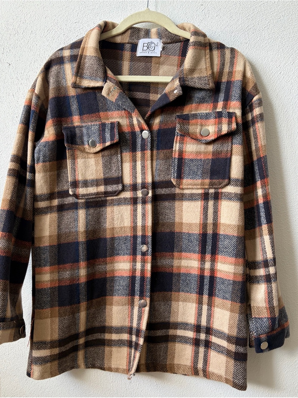B&G California Plaid Button-Up Shacket in Tan and Navy women’s medium